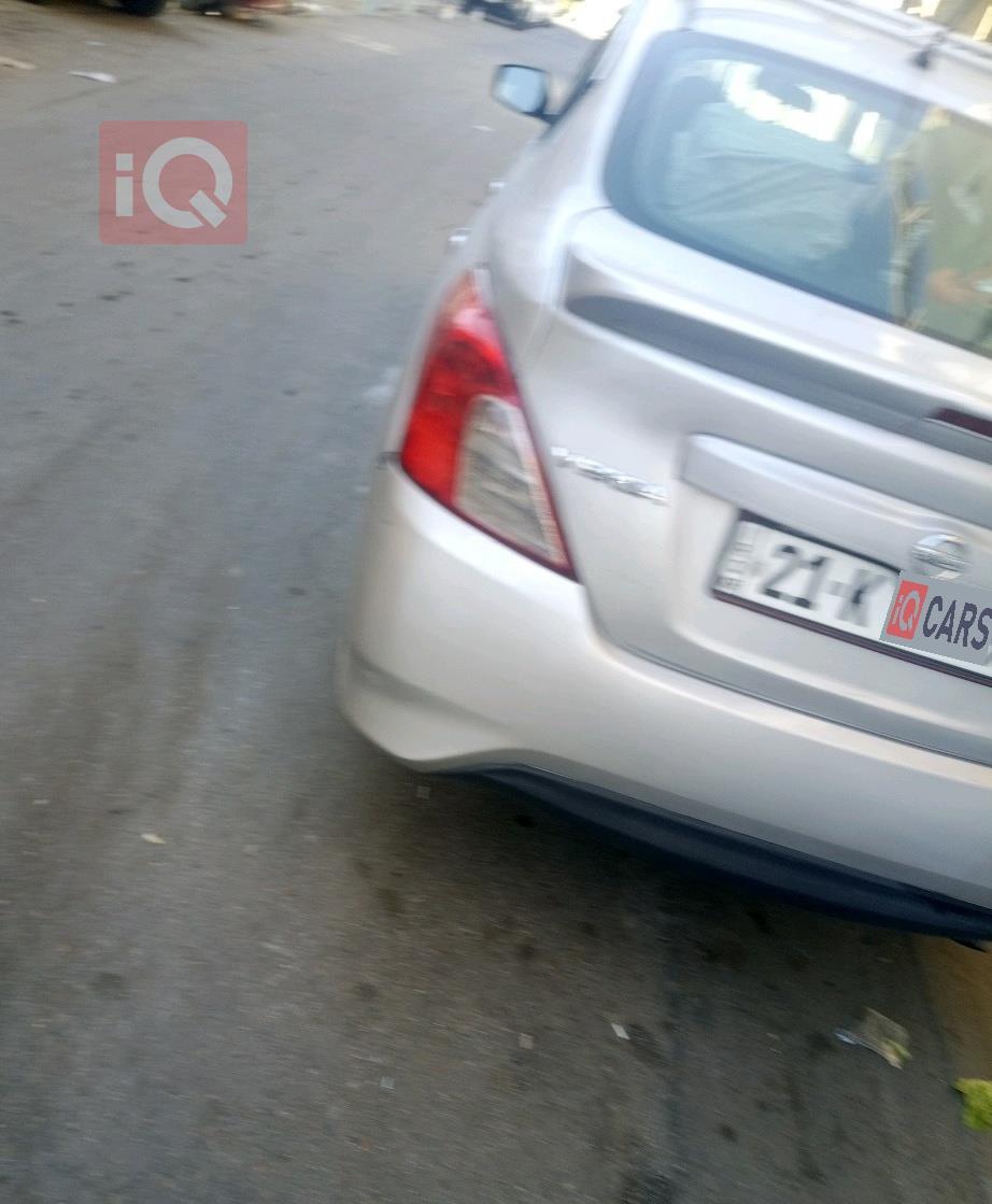 نيسان فيرسا